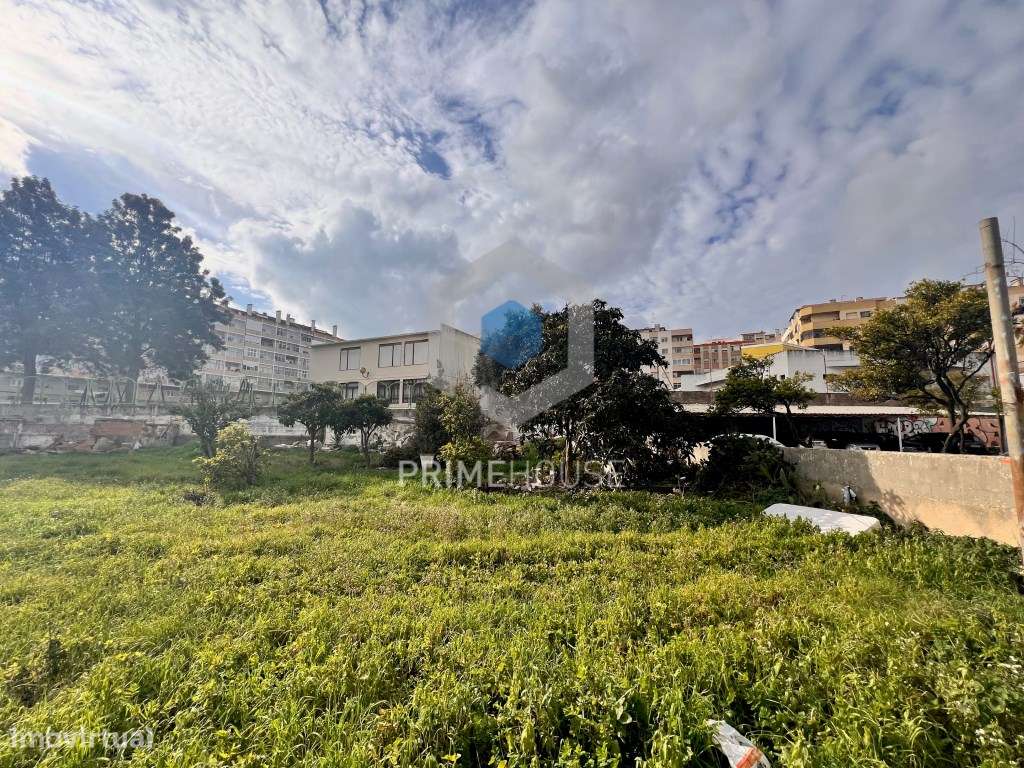 Terreno urbano na EN 10 no Fogueteiro, Amora - Grande imagem: 5/7