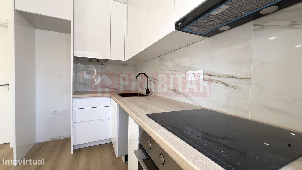 T2 RENOVADO COM LOGRADOURO EXCLUSIVO | CASAlS | COIMBRA-5