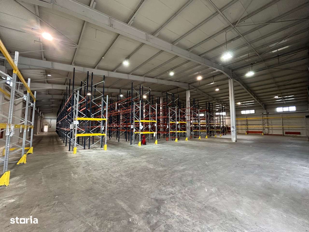 Hala 2200 mp cu rafturi Rudeni Chitila, acces TIR din Centura - Imagine principală: 5/7