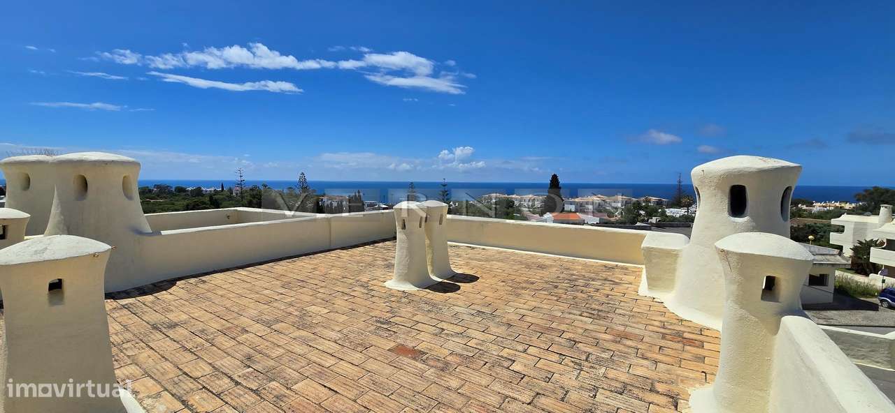 Algarve, Apartamento T2 semi-renovado com vista mar e estacionamento c-28