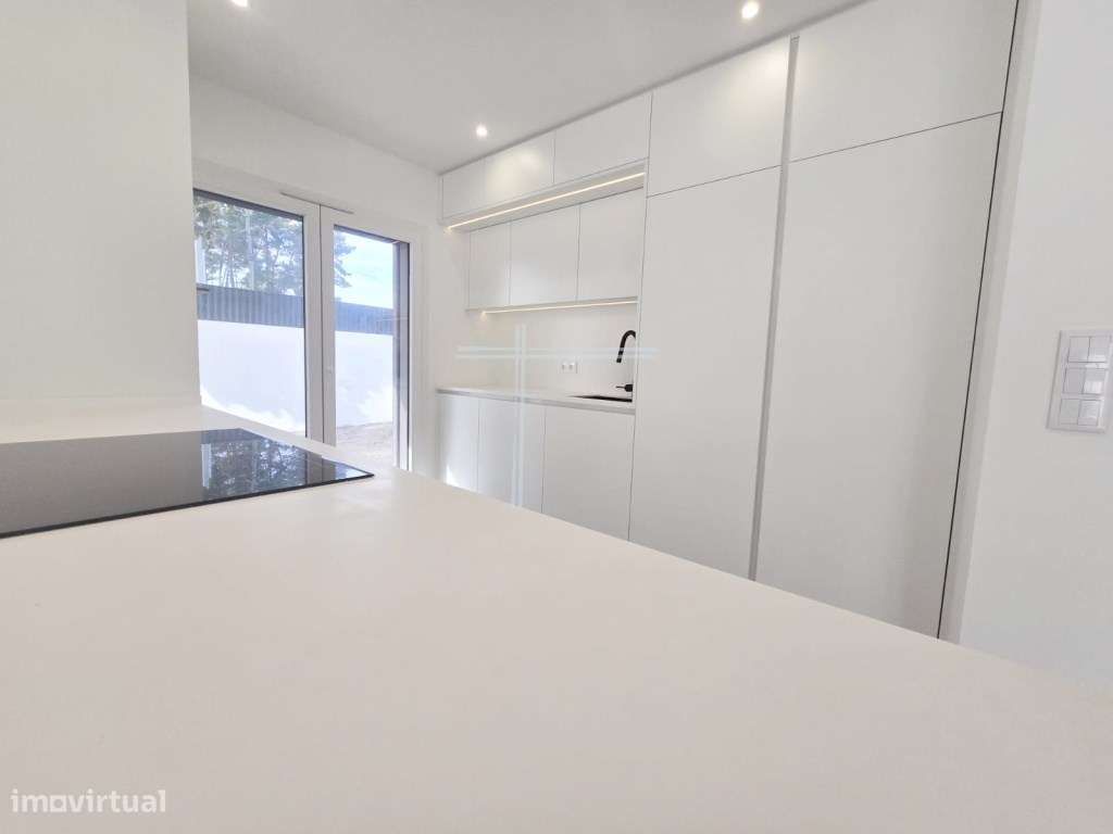 Moradia Isolada com piscina e garagem - Aroeira-12