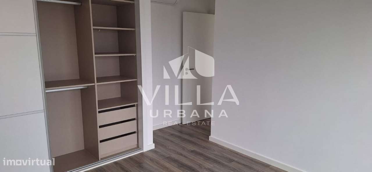 Moradia T3+1 no Centro da Charneca da Caparica-9