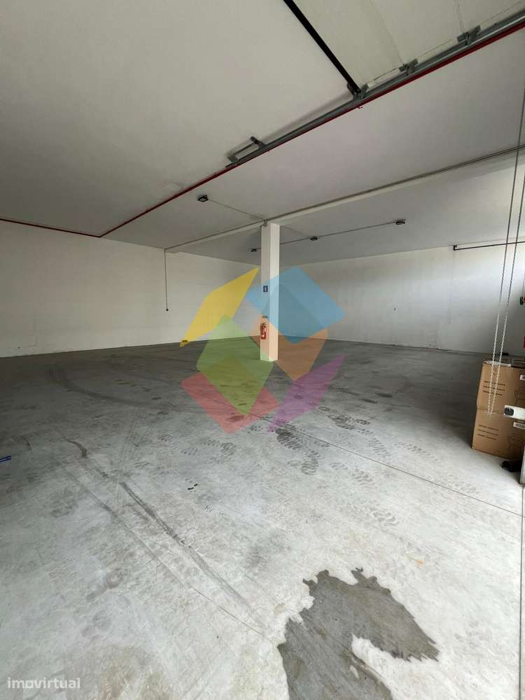 Pavilhão Empresarial Pronto a Utilizar – Fiães!-22