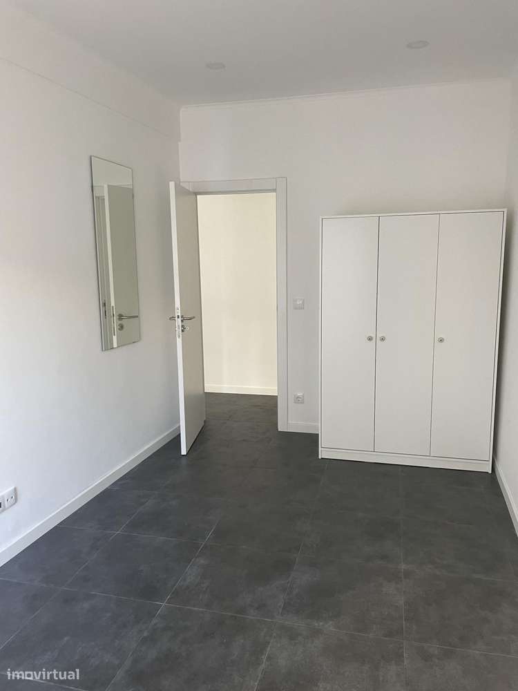 T1 luminoso em Arroios prédio com elevador-9