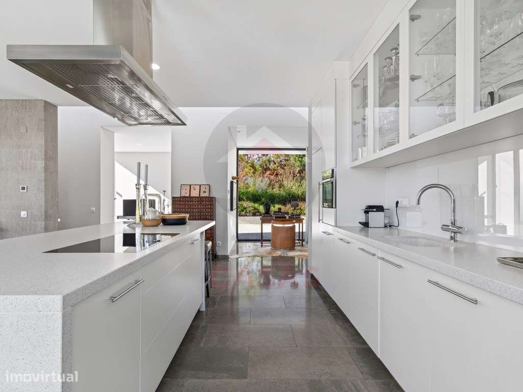 Propriedade contemporânea que combina privacidade, arquitetura e na...-27