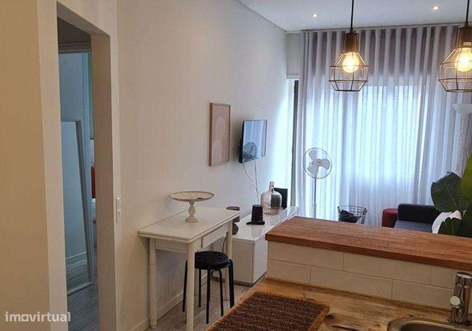 Apartamento T1 no Centro do Porto | Rua da Alegria - Grande imagem: 2/9