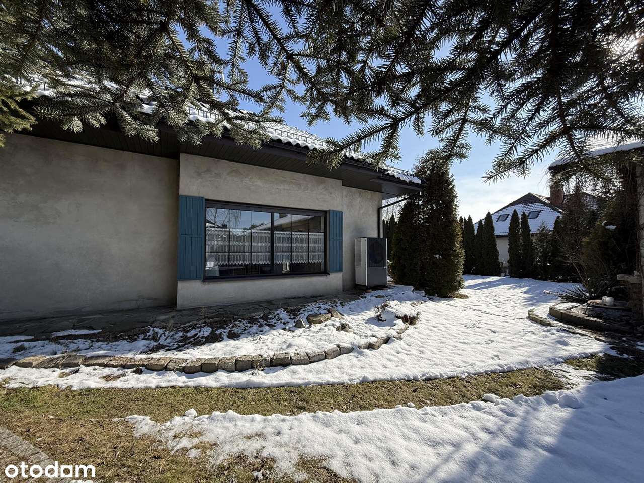 Dom z klimatem na wyjątkowo prywatnej działce z dużym osobnym garażem-4