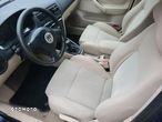 Volkswagen Golf IV 2.3 V5 4Mot Highline - 6