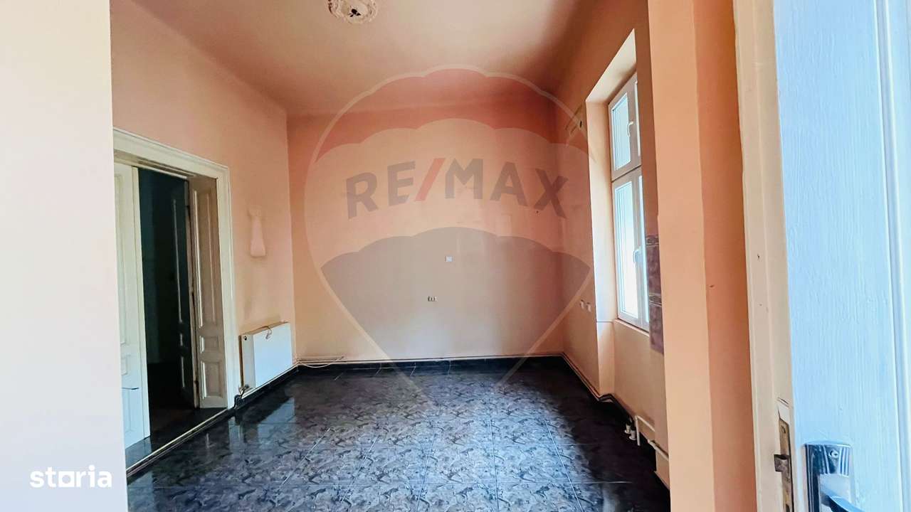 Casă / Vilă cu 3 camere de vânzare în zona Eminescu-7