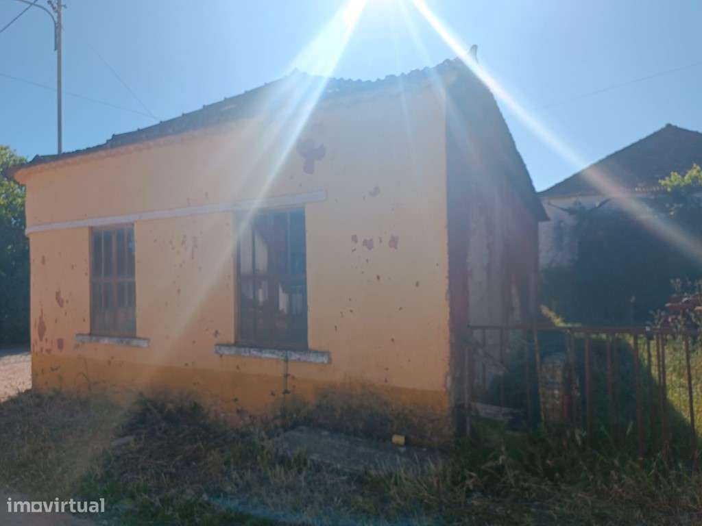 Casa para restauro situado numa zona muito bonita e tranquila na Se... - Grande imagem: 5/7