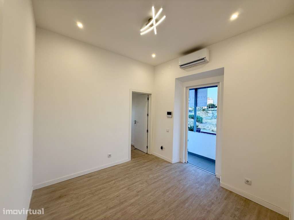 Moradia T5 no Barreiro-19