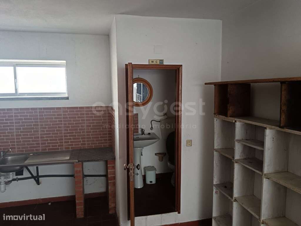 Cave destinada a armazem - Grande imagem: 4/11