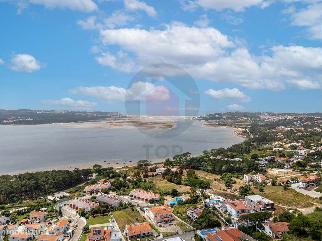 Moradia com Carácter e Encanto com Vista para a Lagoa de Óbidos-49