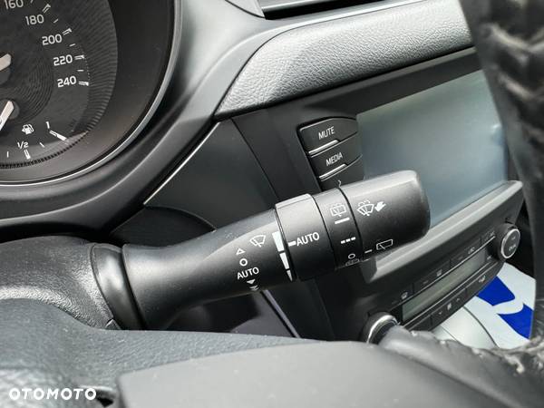 Toyota Avensis 2.0 D-4D Premium - 29