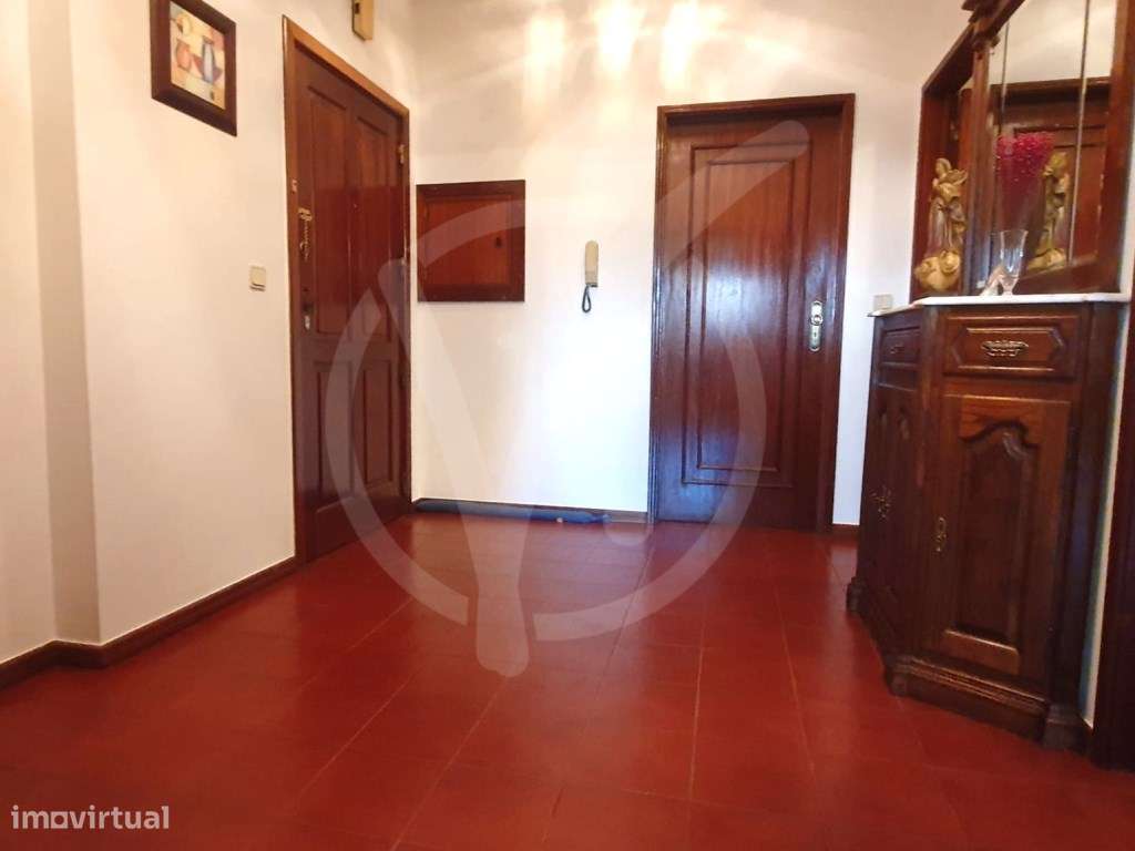 Arrenda excelente T3 no centro da cidade de Guimarães - Garagem e a... - Grande imagem: 5/18