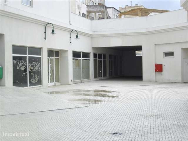 Loja com 93 m2 no Centro de Torres Vedras com Estacionamento - Grande imagem: 5/11
