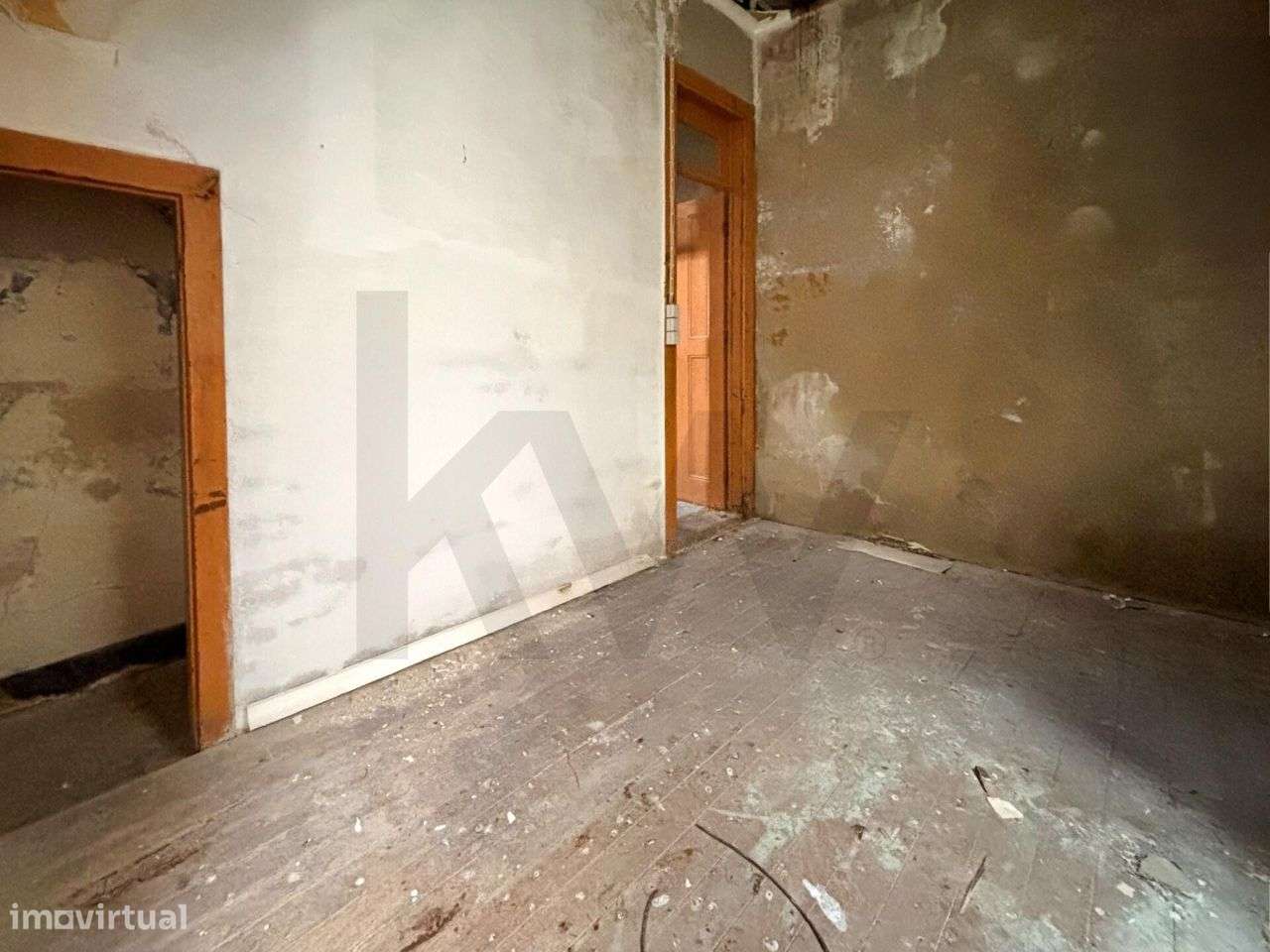 Moradia T2 Térrea com Sótão Beira Mar (para recuperar)-7