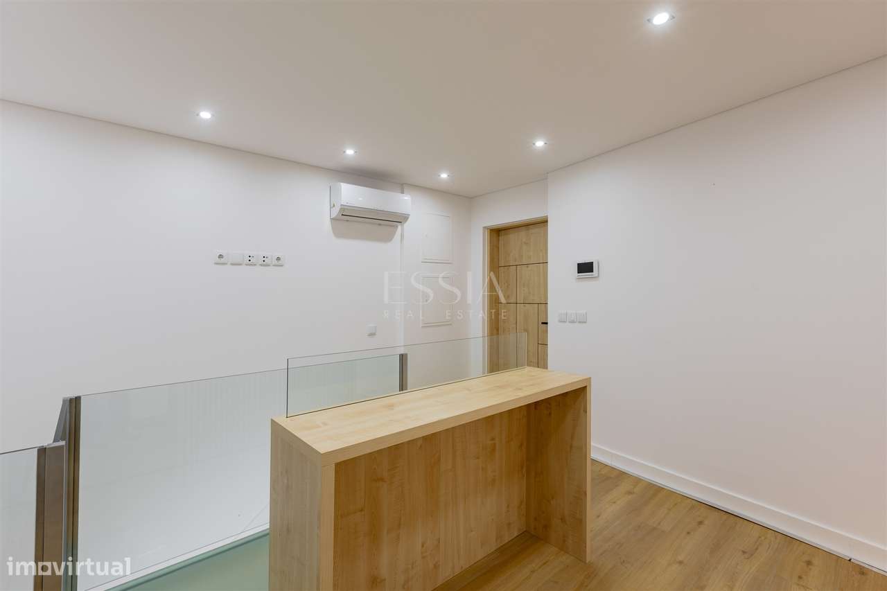 TO Duplex Centro Baixa Porto | T0 Faria Guimarães Metro Pronto Habitar-10
