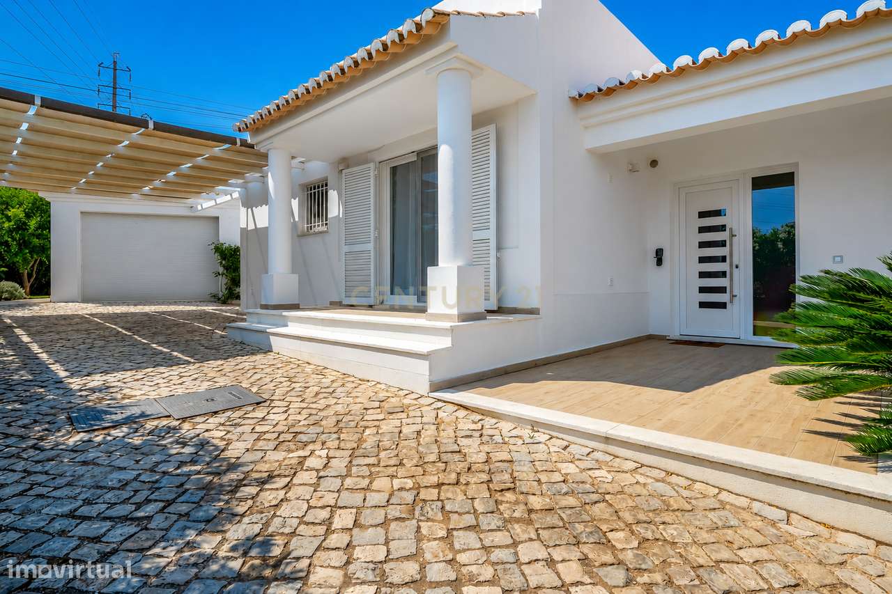 Moradia com 4 quartos, independente com piscina em Albufeira-10