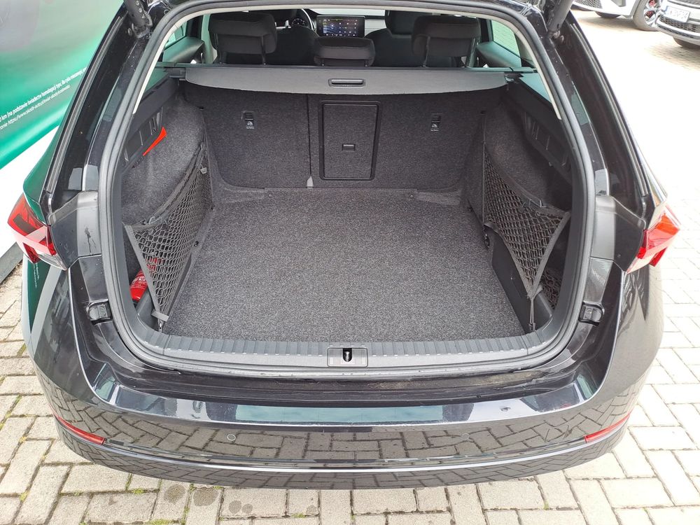 SKODA OCTAVIA Style Aktywny Tempomat Klimatyzacja 3 strefowa Łopatki Kamera Ambiente