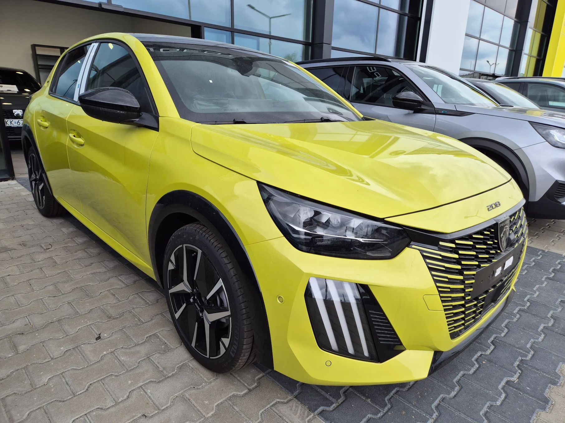 GT Hybrid 1.2 110KM e-DCS6 / Tapicerka Alcantara
