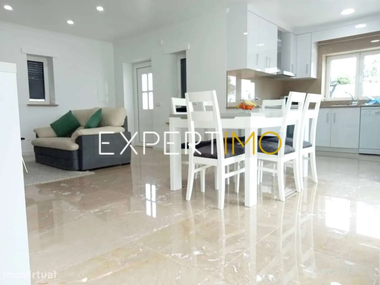 Moradia T2 São Bento, Porto de Mós, Leiria com design moderno-9