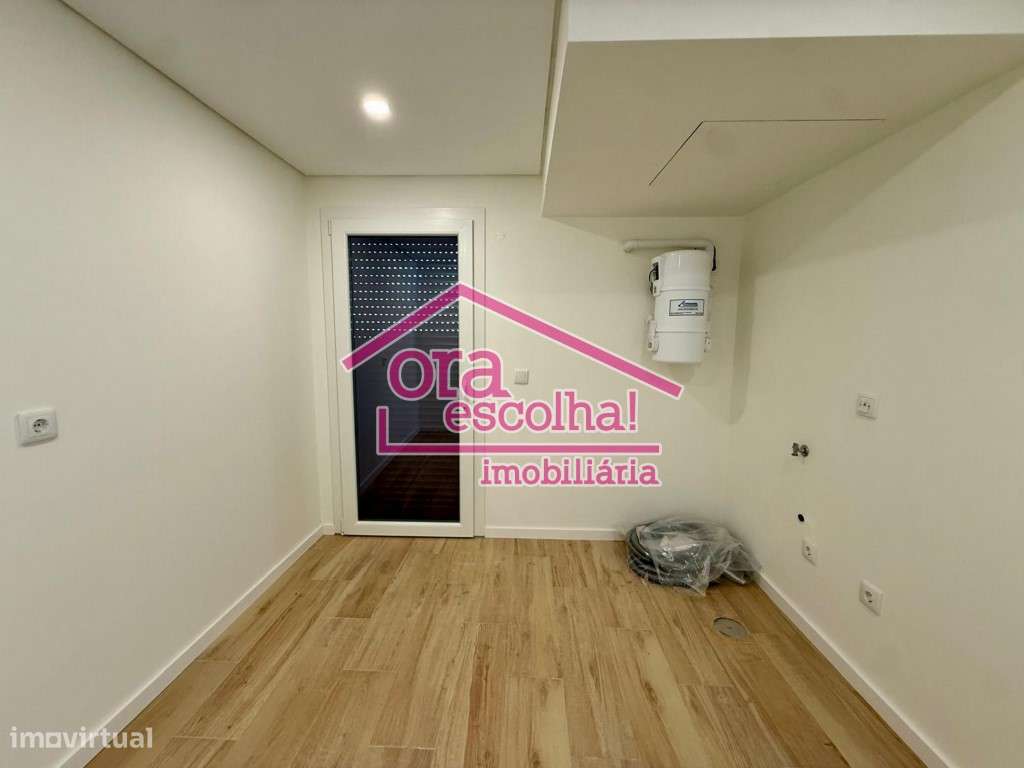 Moradia ISOLADA nova TÉRREA de 4 Assoalhadas em Fernão Ferro com ga...-9