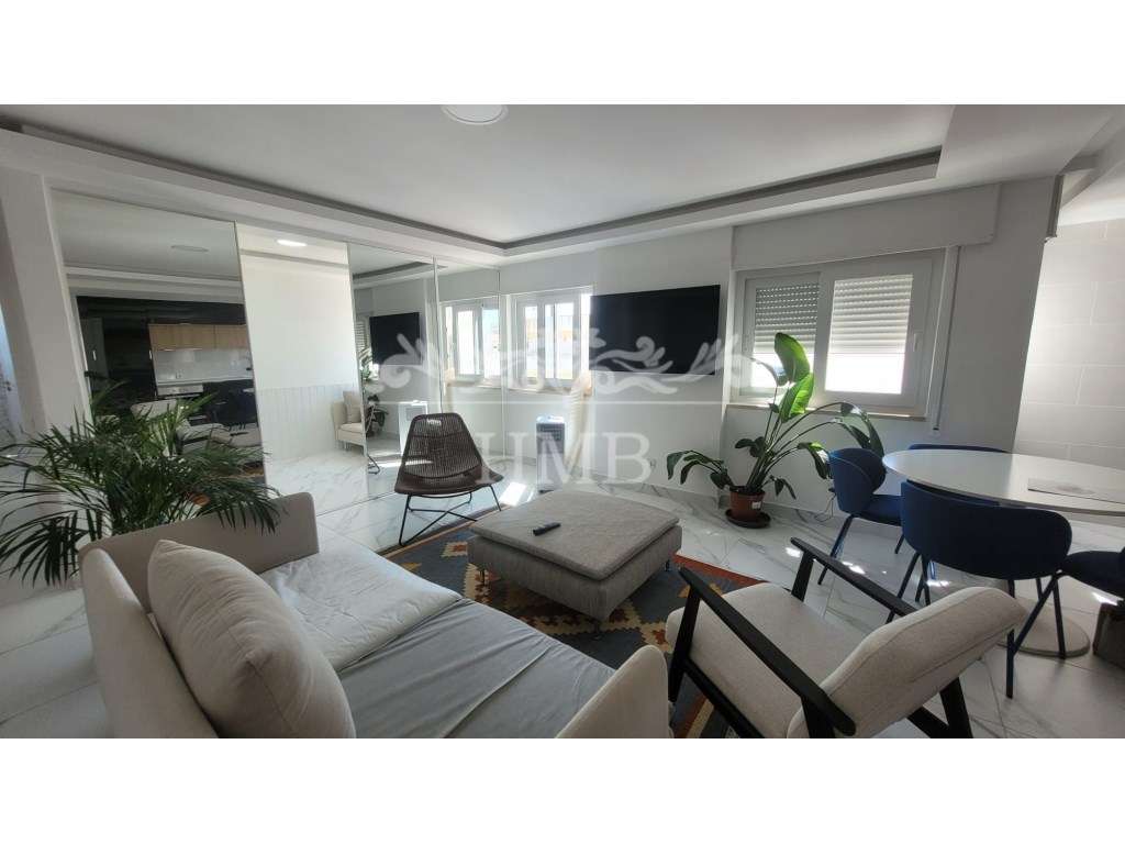 T2 Remodelado, com vista Rio-0