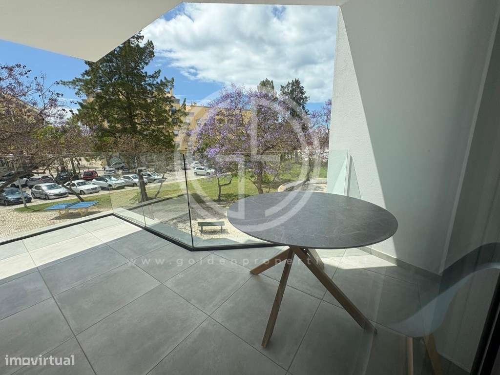 Apartamento T2 com estacionamento na baixa de Faro - Grande imagem: 2/20