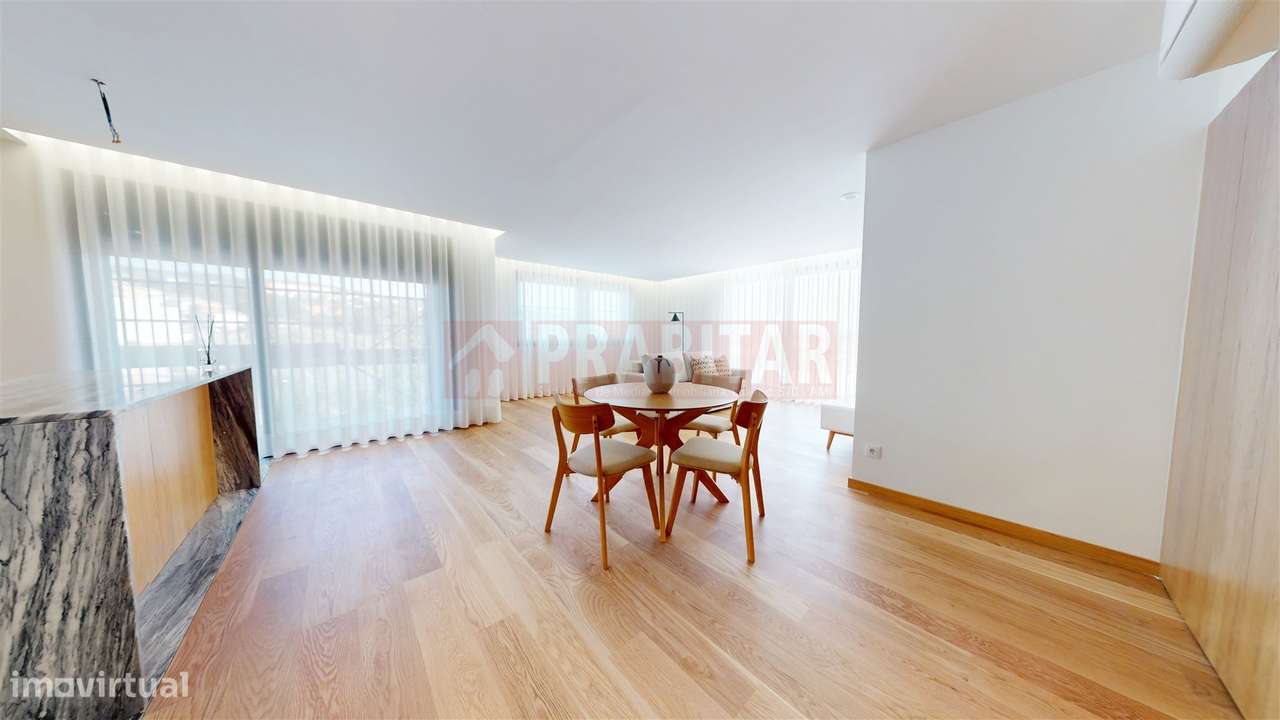 APARTAMENTO T4 DUPLEX NOVO COM TERRAÇO NA COBERTURA À SOLUM - CEDRO RE-5