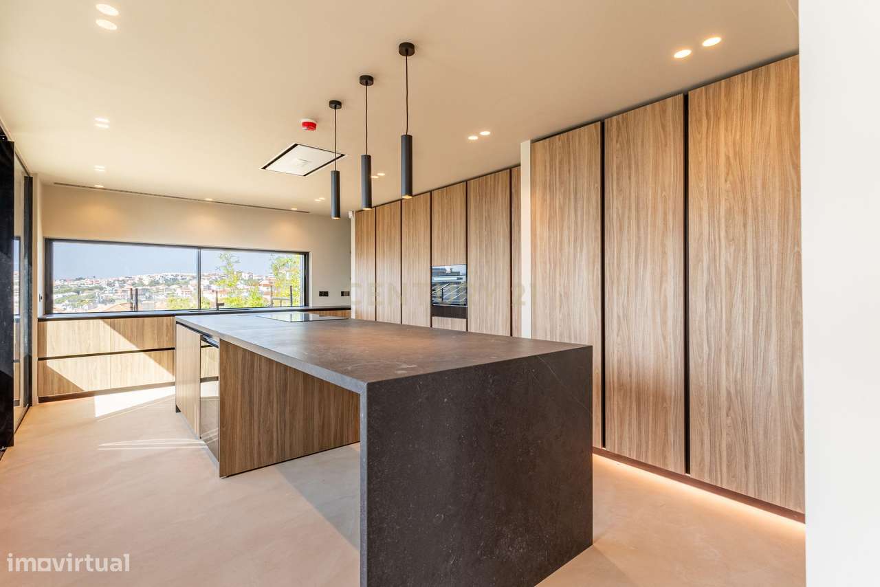 Moradia T4 + T0 Independente — Alto da Parede, Cascais-16