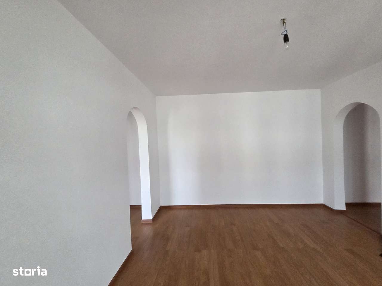 Apartament 2 camere semidecomandat zona ANAF - Adjud-2