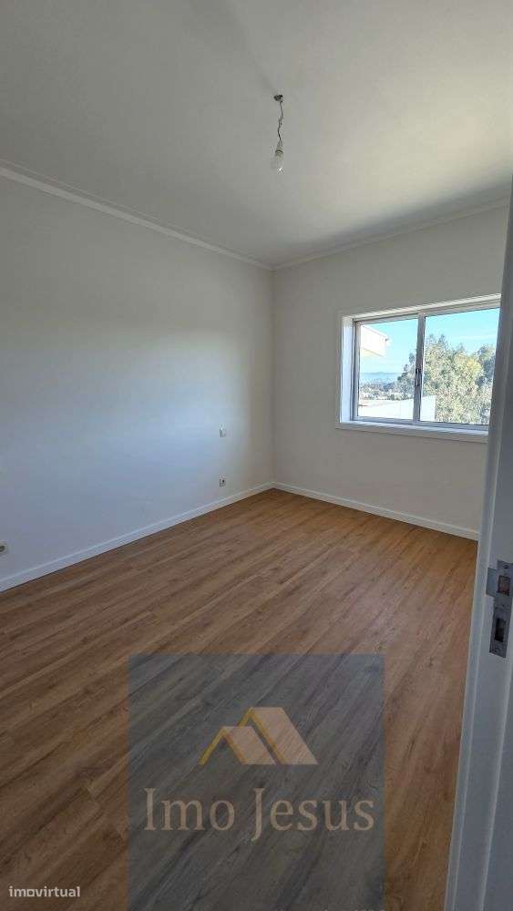 Moradia T3 centro Carvalhos-24