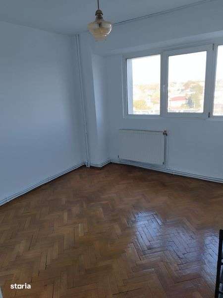 Inchiriez apartament 4 camere  central et 8 galati mazepa 1. - Imagine principală: 5/8