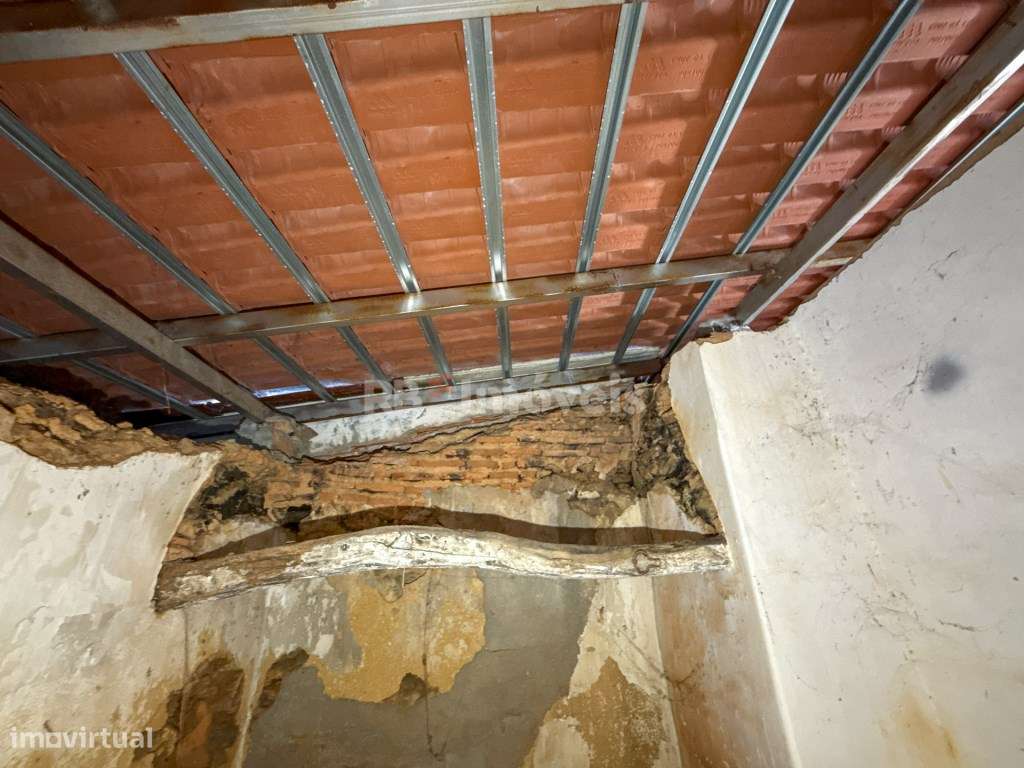 Arrecadação com Terreno e Potencial para Habitação - Roda Pequena-14