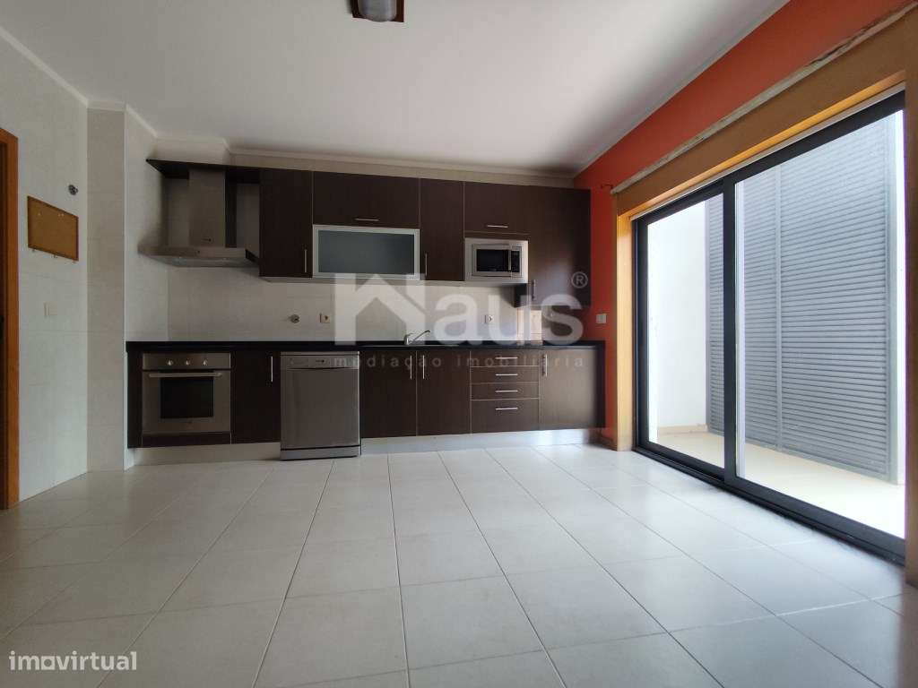T3 com varanda Garagem e 1 lugar de parqueamento - Vila Serena-11