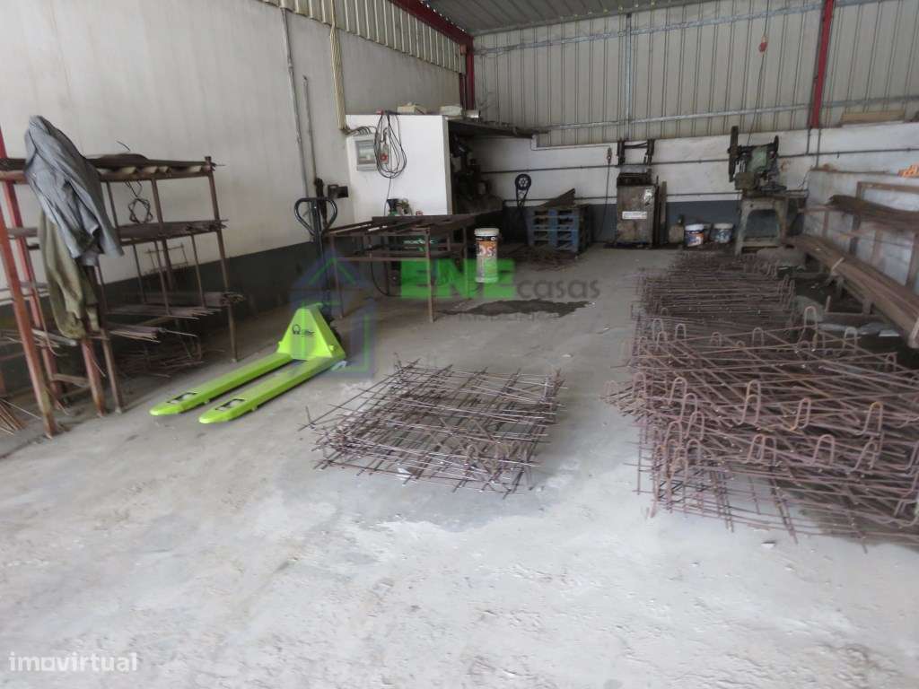 Armazéns Industriais em Maxial-13