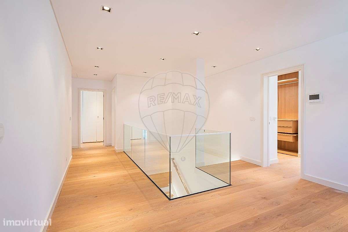 Moradia T6 para venda-9