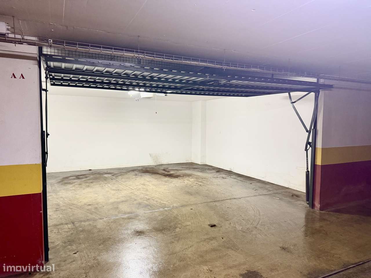 Apartamento T2 com varanda e garagem - vista praia, São Martinho Porto-17