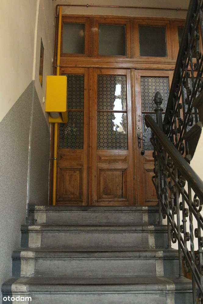 Apartament w wysokim standardzie w zabytkowej kamienicy!-16