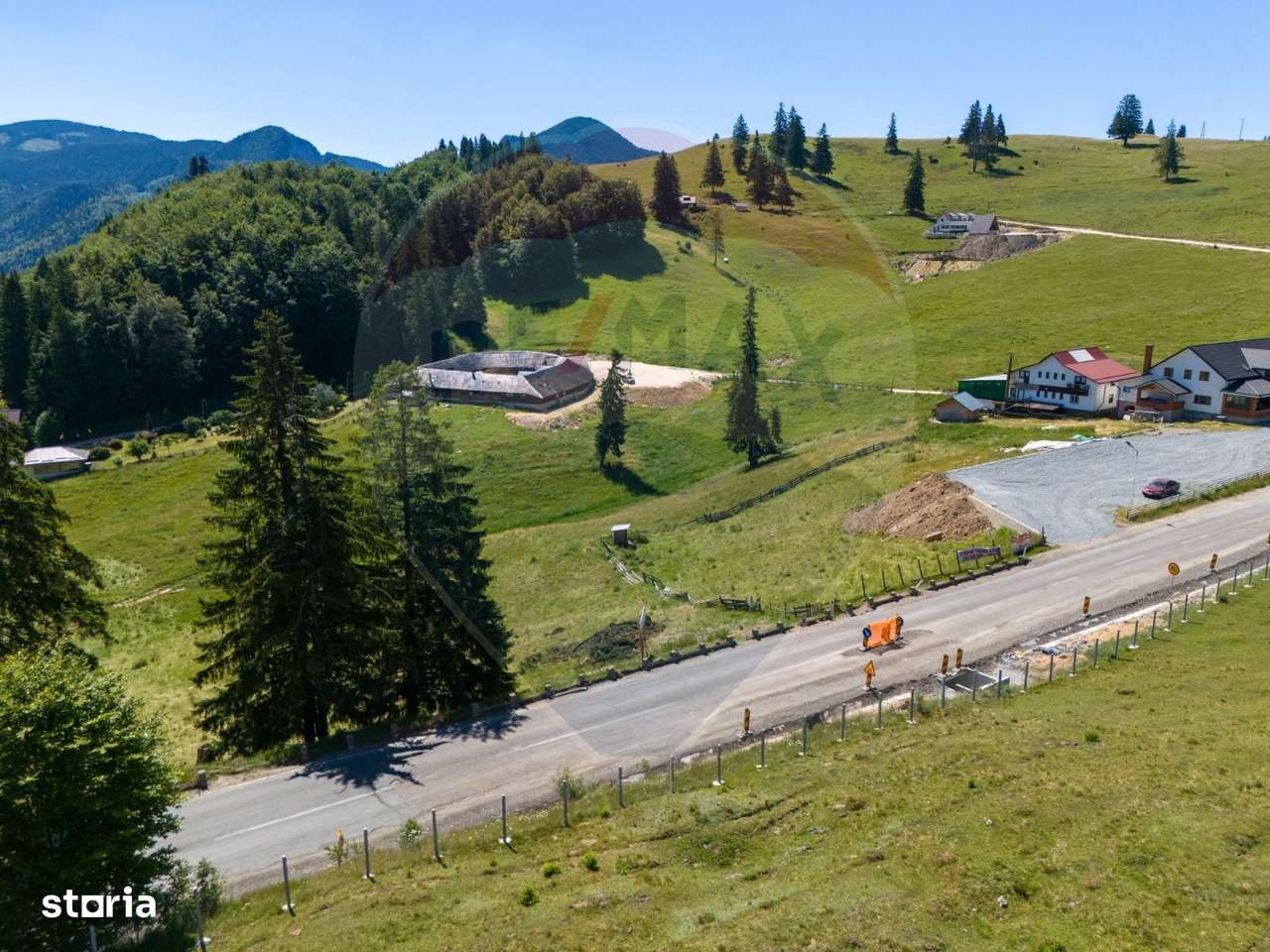 Teren 56599mp Dambovicioara / Soseaua DN 73Dealul sasului! - Imagine principală: 1/15