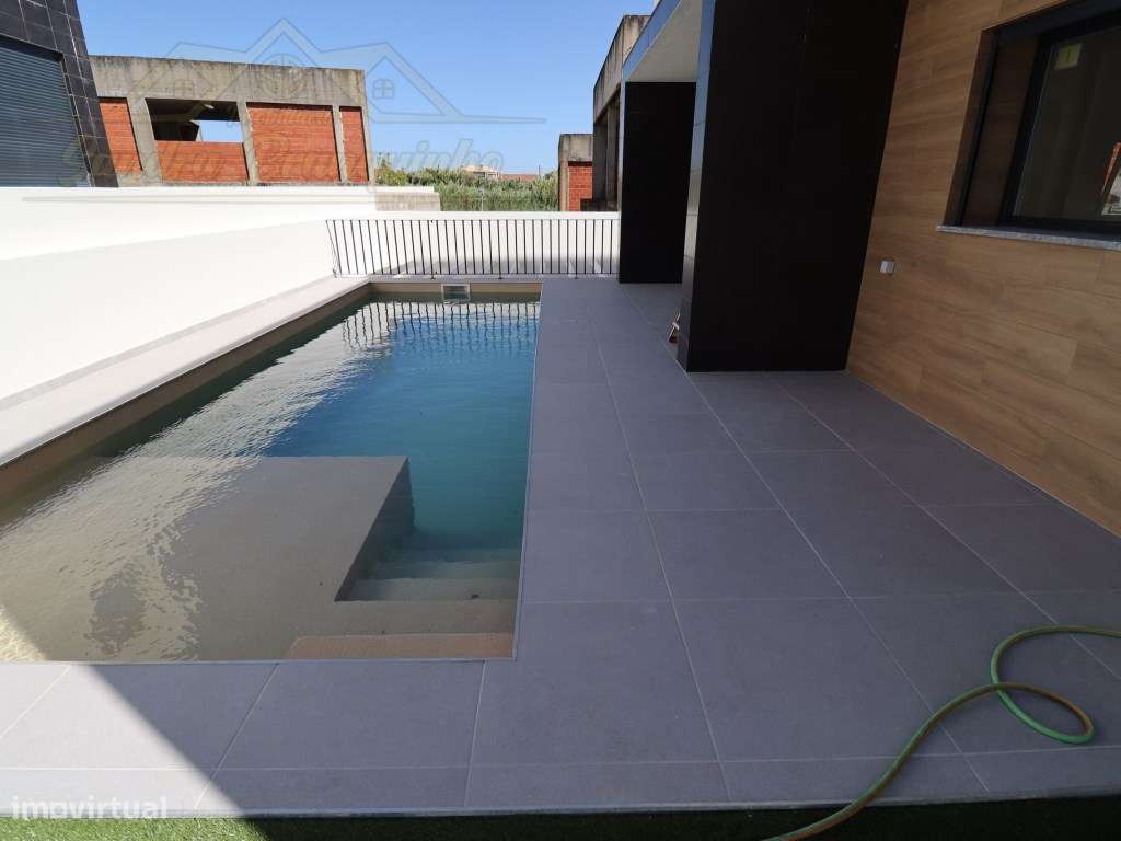 Moradia T5(NOVA) com Piscina-6