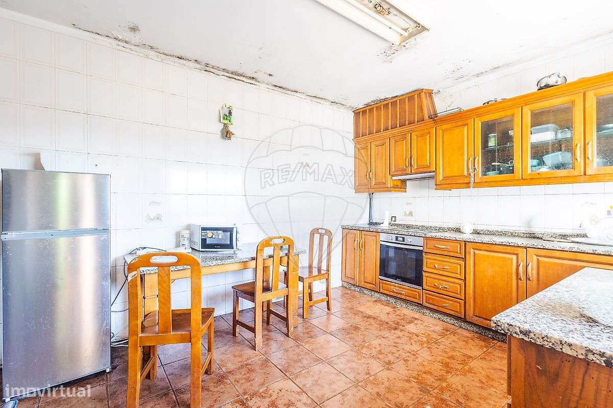 Moradia T4 para venda-8