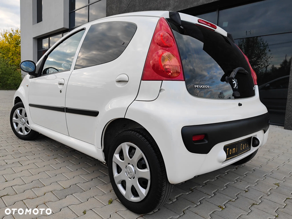 Peugeot 107 1.0 Urban Move - 24