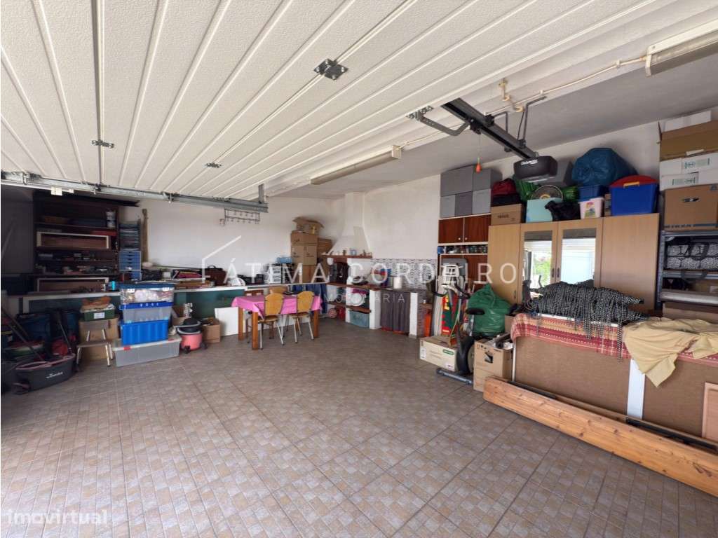 Moradia Isolada T5 em Lote de 375m² Excelente Estado - Sobreda-30