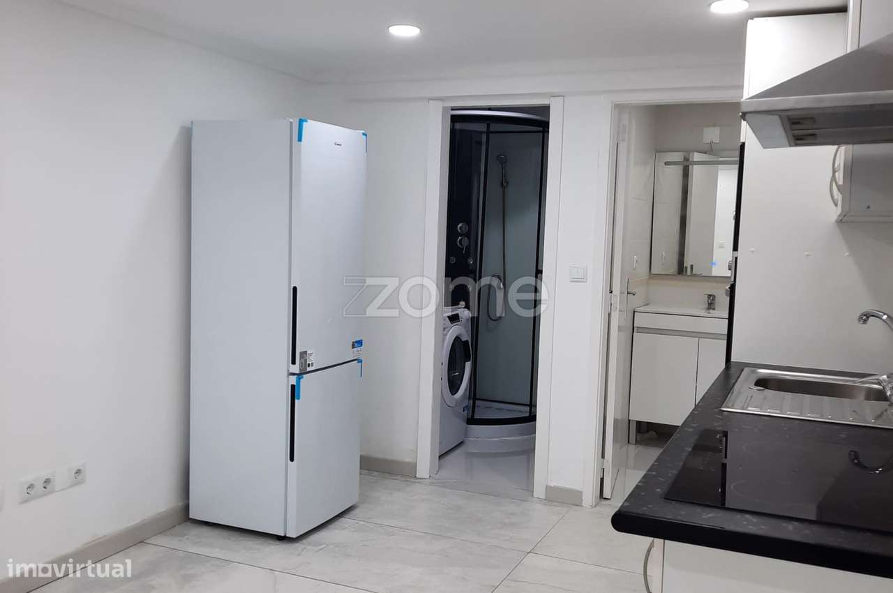 Loja transformado em apartamento T1, com 46 m2, em Vale de Milhaços - Grande imagem: 4/19