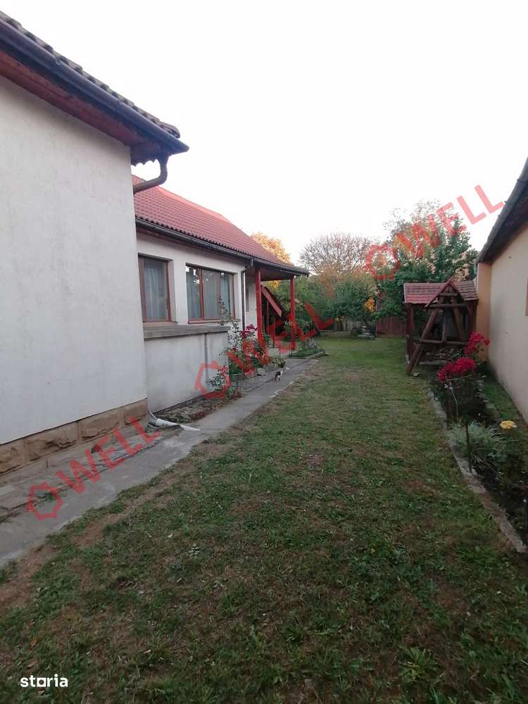 De vânzare casă de locuit în Brețcu, pe strada Principală! - Imagine principală: 2/18