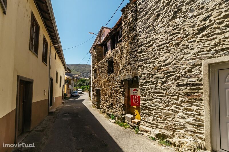 Moradia em Banda T2 / Covilhã, Serra da Estrela