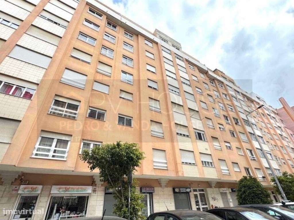 T4 Totalmente Remodelado com Suite e Cozinha Equipada | Rio de Mouro-29