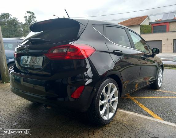 Ford Fiesta 1.0 EcoBoost S&S TITANIUM - 4